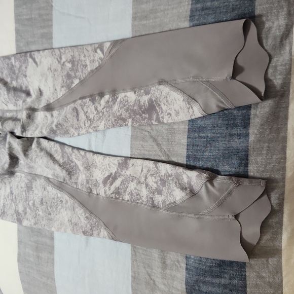 Lululemon - Picture 5 of 5